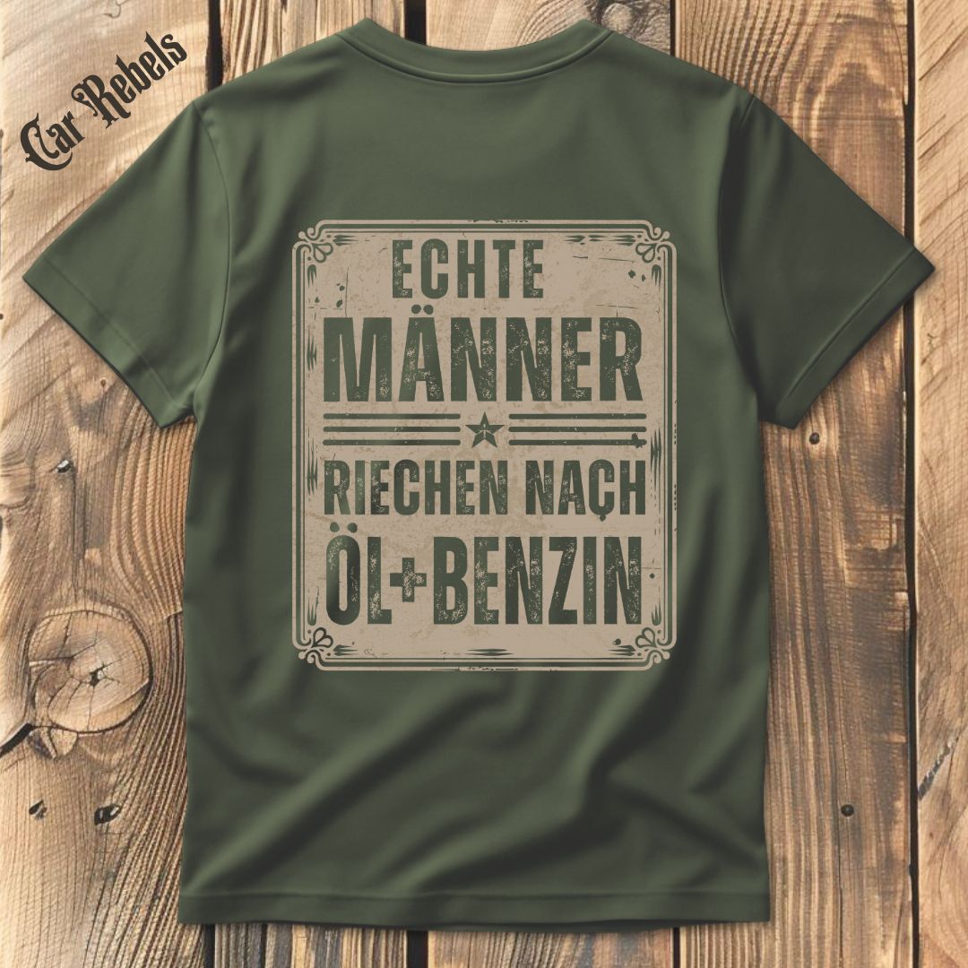 Echte Männer riechen nach Öl und Benzin T-Shirt Backprint - Car Rebels