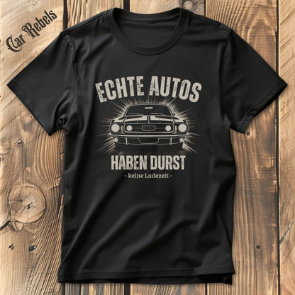 Durst statt Ladezeit Ford Mustang T-Shirt - Car Rebels