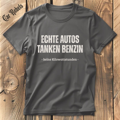 Echte Autos tanken Benzin | Unisex T-Shirt - Car Rebels